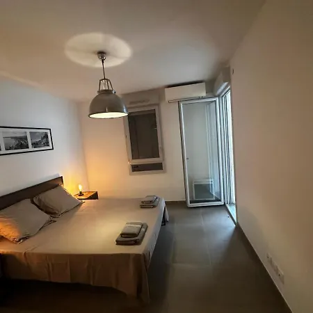 Apartment Superbe Terrasse 2p A 5 Min A Pied Du Vieux Nice, Du Port Et Du Tram Nizza