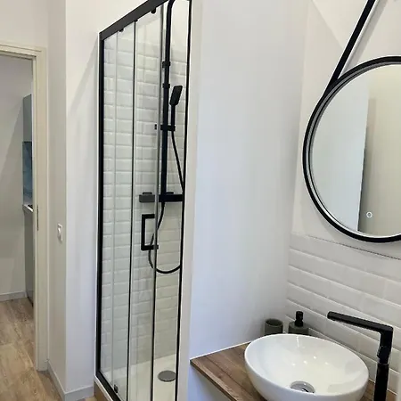 Apartment 3 Pieces A *