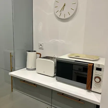 3 Pieces A Apartment