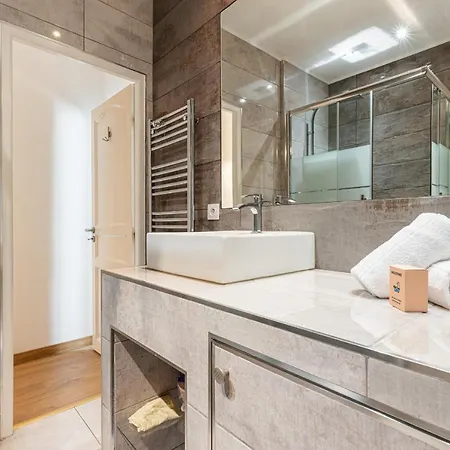 Confort Downtown 2 Bdr Apartment