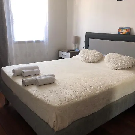 Privee Confortable A Louer Proche Et Centre De Homestay Nice