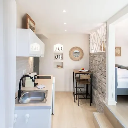 Apartment #49 Perfect Location Saleya Old Town 2mins To Sea Ac