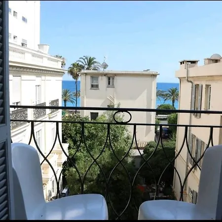 105, Promenade