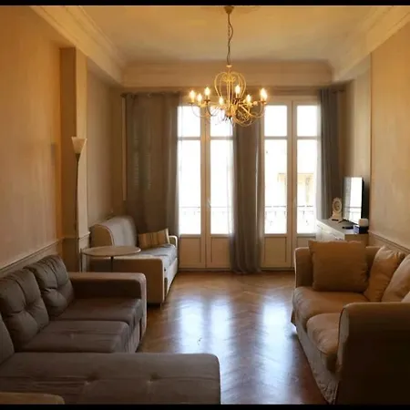 105, Promenade