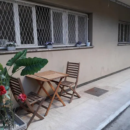 Apartment Centre- Small Pied-a-terre Near Beaches