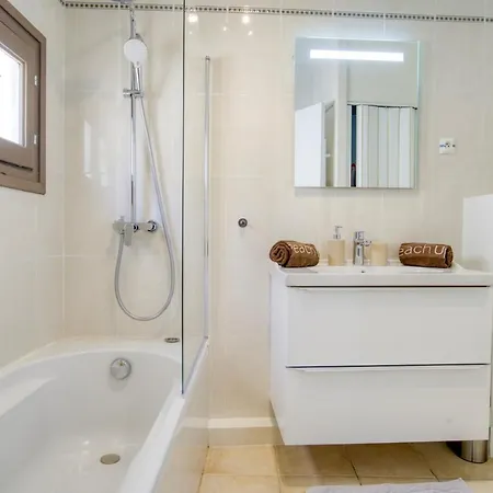 Apartment Cosy, Modern, Fully Equipped, Air Conditioning, Historical, Old Town, 1minute Walk From - 