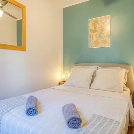 Cosy, Modern, Fully Equipped, Air Conditioning, Historical, Old Town, 1minute Walk From - 