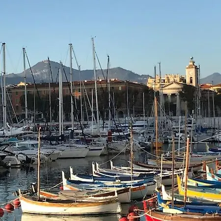 Stylish One Bedroom In Port Apartment Nice