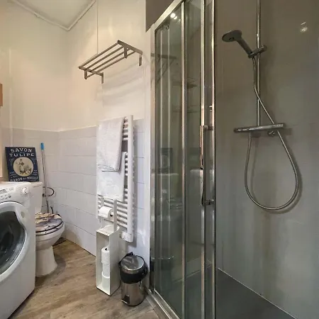 Modern Old Town Apartman