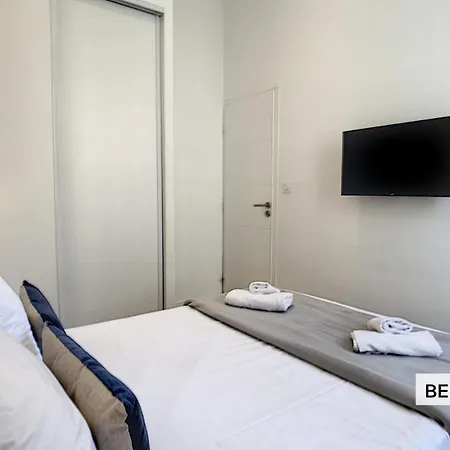Nestor&jeeves - Cozy Maccarani - Center, Close Sea Apartment *