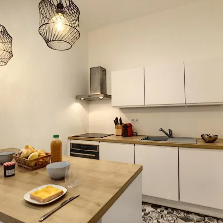 Apartment Nestor&jeeves - Cozy Maccarani - Center, Close Sea Nice