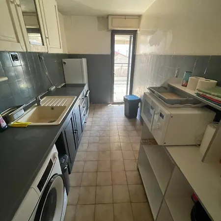 Appartement Appartenant Proche De La Nice