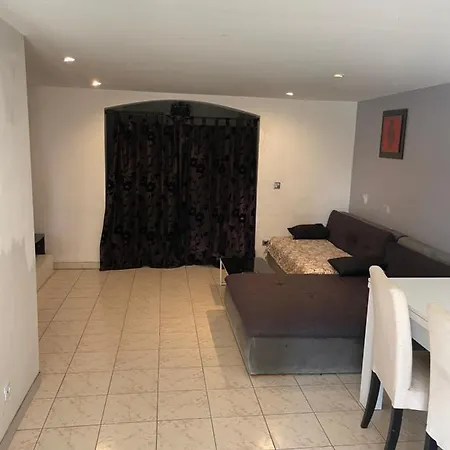 Appartement Appartenant Proche De La
