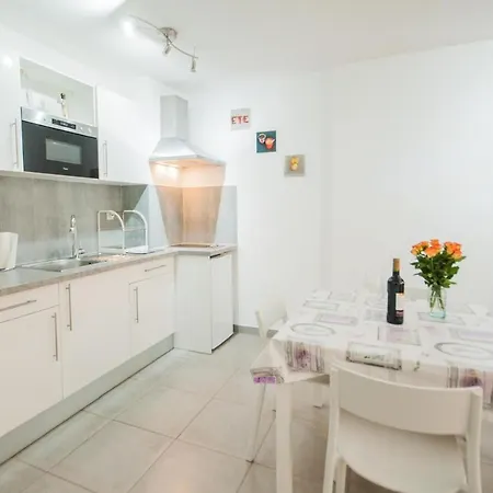 Apartment Le Chateau 4 Pers Ac Wifi Vecchia
