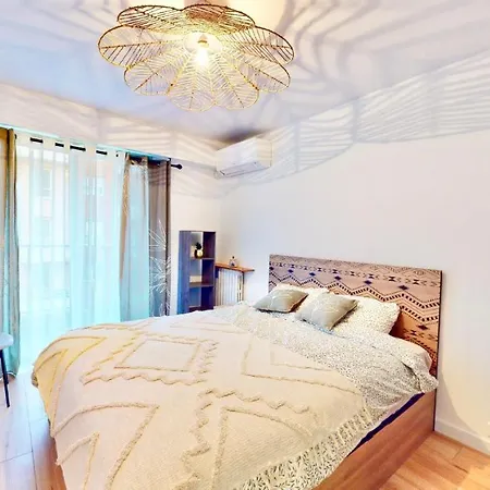 Cosy, 1 Bedroom Near Port