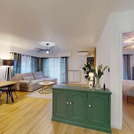Cosy, 1 Bedroom Near Port