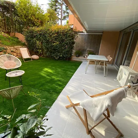 Cosy 2 Pieces, Jardin Privatif Et Piscine Fabron Apartment