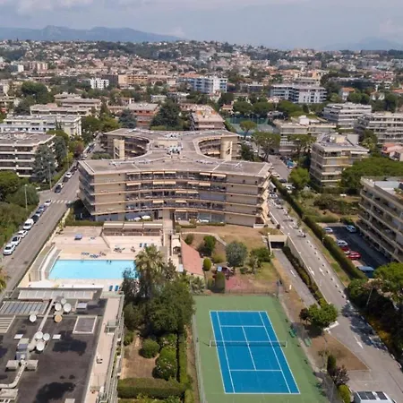 En Bord De Avec Piscine - Jusqu'a 6 Personnes Nicea