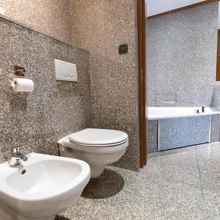 Goldstar & Hotel 4*
