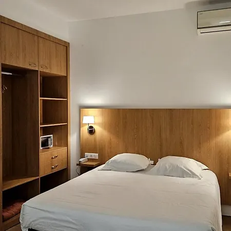 Hotel Carlton 3*