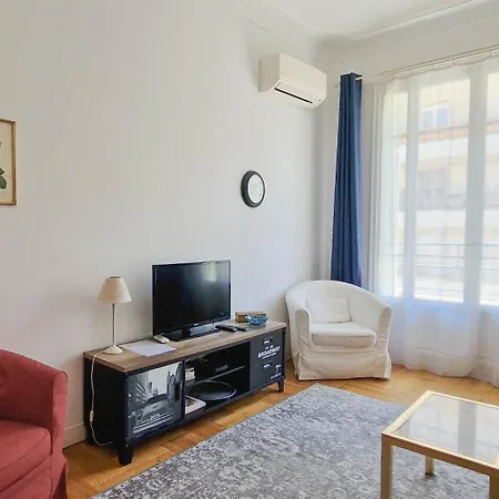 Center Nice,1 , 2 Balcons Апартаменты