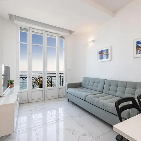 Apartment Sea View - 2 Bdr Promenade Des *