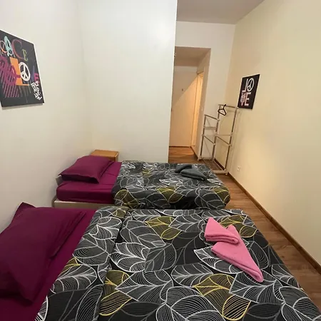 Lyonnais Hostal