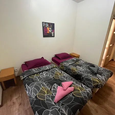 Lyonnais Hostal