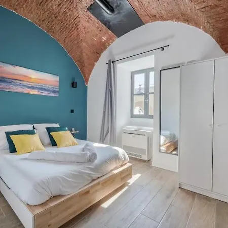 Апартаменты Superbe Au Coeur Du Vieux ! Ницца