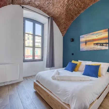 Superbe Au Coeur Du Vieux ! Ницца