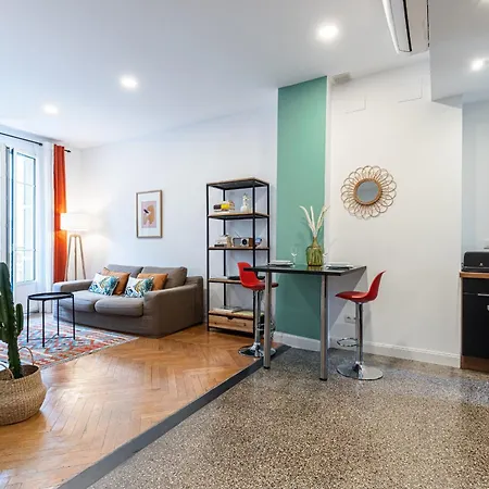 Cosy 1 Bdr Near Garibaldi Square