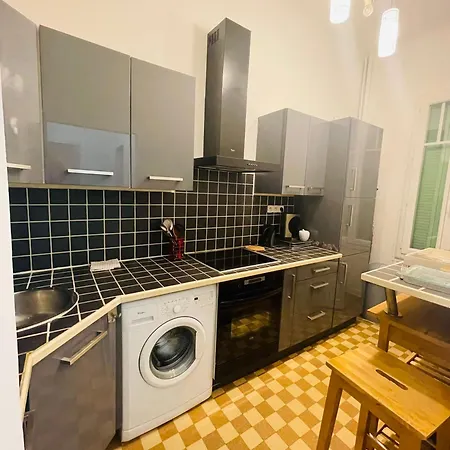 Recemment Renove Proche Gare Et Appartement Nice