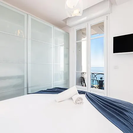 Apartment Sea View - 2 Bdr Promenade Des Nice