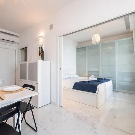 Sea View - 2 Bdr Promenade Des Apartment *