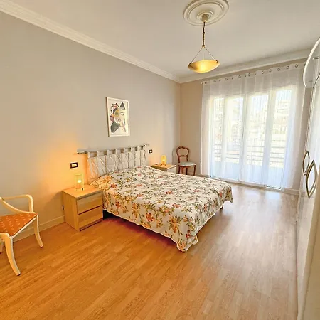 Cosy Sea Front France Apartment Nice
