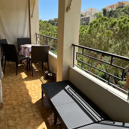 Chambre Près De *