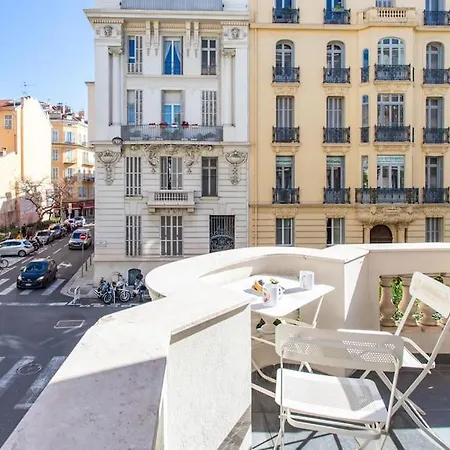 #22 Emma 2bdr Balcony Center Town 2mins Tramway