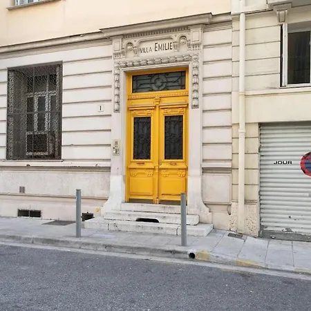 #22 Emma 2bdr Balcony Center Town 2mins Tramway Apartment *