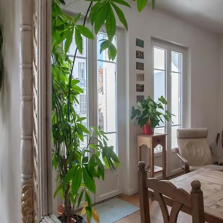 #22 Emma 2bdr Balcony Center Town 2mins Tramway Apartment *