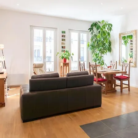#22 Emma 2bdr Balcony Center Town 2mins Tramway