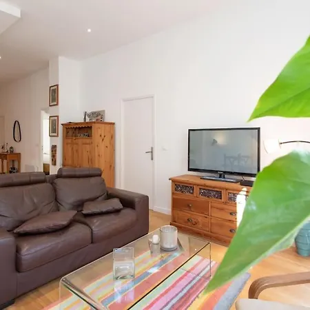 Apartment #22 Emma 2bdr Balcony Center Town 2mins Tramway