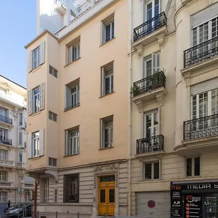 #22 Emma 2bdr Balcony Center Town 2mins Tramway