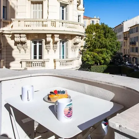 Apartment #22 Emma 2bdr Balcony Center Town 2mins Tramway