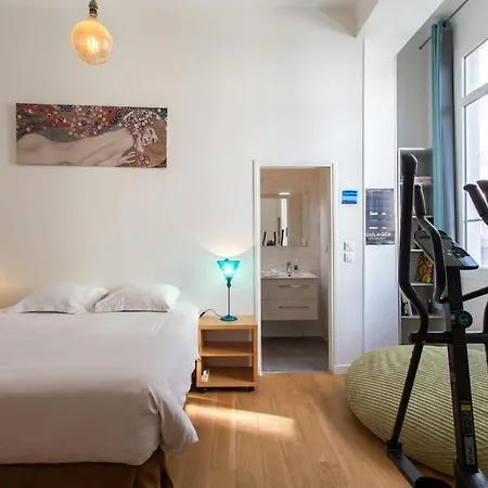 Apartment #22 Emma 2bdr Balcony Center Town 2mins Tramway