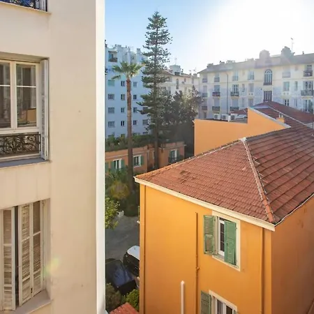 Apartment #21 2 Bdr Balconies 10 Mins Walk To Sea 5mins To Tram
