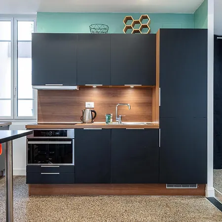 Cosy 1 Bdr Near Garibaldi Square *