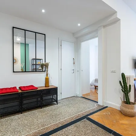 Cosy 1 Bdr Near Garibaldi Square Apartment *