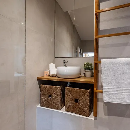 Ultra 2 Bdr - Rue De France *