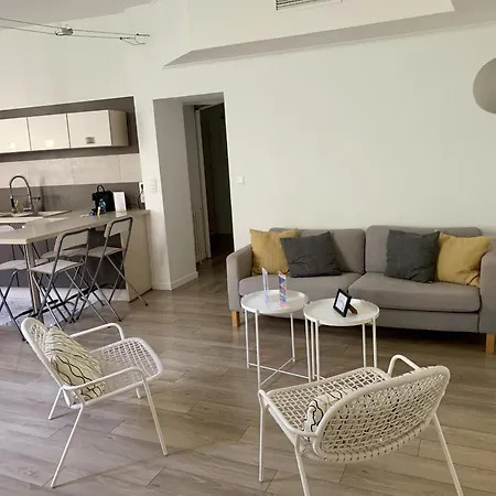 Cc Ot L Atelier Du Collet Old Town Promenade Des
