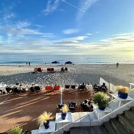 Apartman La Taniere Du Bois Flotte Nizza